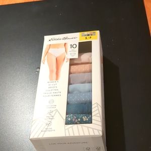 Set of 8 briefs new with tags